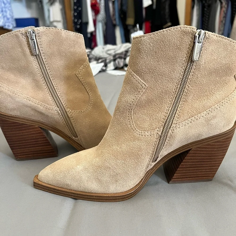 Vince Camuto Briyeonda Suede Western Boots 7.5